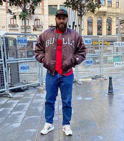 بهادر وحشی در فیلم آکواریوم